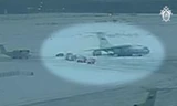 Nga công bố video tù binh Ukraine được đưa lên máy bay Il-76