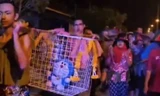 Thái Lan: Dân làng rước mèo Doraemon trong nghi lễ cầu mưa