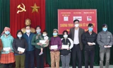 Tặng quà Tết đồng bào vùng cao Thanh Hóa