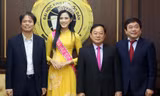 ĐH Kinh tế Quốc dân tự hào nữ sinh đầu tiên đăng quang Hoa hậu Việt Nam