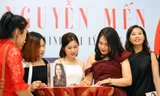 Nữ doanh nhân Nguyễn Mến tại chương trình ra mắt sách