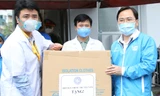 Lãnh đạo T.Ư Đoàn, T.Ư Hội LHTN Việt Nam trao tặng thiết bị chống dịch cho tuyến đầu hồi năm 2020