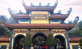 Thấy gì trên trang web chùa Ba Vàng?