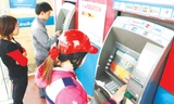 ATM phục vụ công nhân rút tiền tại khu công nghiệp Bắc Ninh. Ảnh: Như Ý.