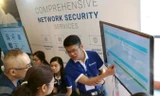 Trình bày giải pháp an ninh mạng. Ảnh: MVS.