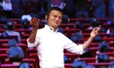 Tỷ phú Jack Ma tại buổi đối thoại với hơn 3.000 sinh viên tại trung tâm Hội nghị Quốc gia Mỹ Đình-Hà Nội chiều 6/11. Ảnh: Như Ý.