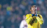 Nỗi thất vọng của Robinho sau khi Brazil bị loại khỏi Copa America. Ảnh: AP.