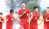 Hậu vệ Văn Hậu (giữa) có màn khởi đầu đầy ấn tượng tại SEA Games 2017. Ảnh: VSI.