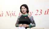 Chủ tịch Quốc hội Nguyễn Thị Kim Ngân trao đổi với các cơ quan thông tấn, báo chí.