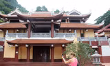 Hà Nội sẽ nhanh chóng đánh giá và xử lý sai phạm tại công trình không phép ở chùa Hương. Ảnh: Toan Toan.
