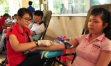 Sinh viên hiến máu tình nguyện tại ĐH Cần Thơ. Ảnh: Hòa Hội.