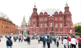 Du khách tranh thủ thăm quan thủ đô Moscow trong khi chờ World Cup khai mạc. Ảnh: Tuấn Trần.