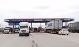 Trạm thu phí trên QL 5 - một trong những điểm nóng BOT trong thời gian qua. Ảnh: Bảo An.