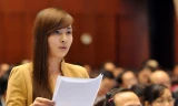 Đại biểu Vũ Thị Hương Sen (SN 1986) - Hải Dương phát biểu tại Quốc hội. Ảnh: Hồng Vĩnh.