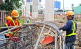 Trên công trường xây dựng tuyến metro. Ảnh: Vnexpress