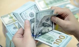 Giá USD trên thị trường vẫn tăng