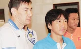 HLV trưởng U22 Uzbekistan Bakhtiyor Ashurmatov (trái) và HLV Toshiya Miura đều coi trọng trận đấu chiều nay. Ảnh: VSI.