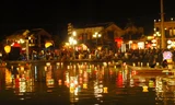 Đèn hoa đăng được thả trên sông Hoài - Hội An vào hai đêm mồng một và mười bốn âm lịch. Ảnh: Ngọc Châu.