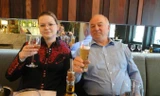 Cựu điệp viên Nga Sergei Skripal (66 tuổi) và con gái Yulia (33 tuổi) tại nhà hàng Zizzi ở thành phố Salisbury - nguồn cơn của vụ 24 nước đồng loạt trục xuất các nhà ngoại giao Nga. Ảnh: The Sun.