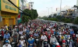 Ðường Trường Sơn dẫn vào sân bay Tân Sơn Nhất thường xuyên xảy ra tình trạng kẹt xe.