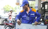 Doanh nghiệp kêu khó, xin tăng thuế xăng dầu