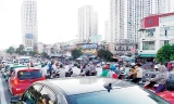 Phương tiện cá nhân luôn được coi là nguyên nhân ùn tắc. Ảnh: Anh Trọng.