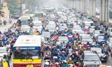 Nén dân vào nội đô, hạ tầng giao thông yếu kém khiến người dân thủ đô bức bí, ngộp thở. Ảnh: Như Ý.