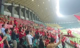 Cổ động viên Việt Nam có mặt trên sân vỡ òa khi Văn Toàn chọc thủng lưới Syria. Ảnh: L.H.V.