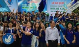 Đông đảo đoàn viên thanh niên, sinh viên, học sinh tham gia lễ ra quân Chiến dịch tình nguyện Mùa hè xanh lần thứ 22.