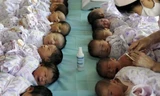 Nhiều bậc phụ huynh Trung Quốc lo lắng khi tiêm vaccine sản xuất trong nước cho con em mình. Ảnh: SCMP.
