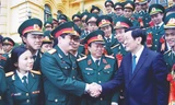 Chủ tịch nước Trương Tấn Sang với tuổi trẻ lực lượng vũ trang. Ảnh: Nguyễn Minh.