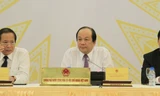 Bộ trưởng, Chủ nhiệm VPCP Mai Tiến Dũng trả lời tại cuộc họp báo. Ảnh: Trường Phong.