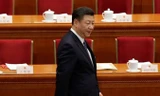 Tổng bí thư, Chủ tịch Trung Quốc Tập Cận Bình bước vào hội trường nơi tổ chức kỳ họp quốc hội đang tổ chức ở Bắc Kinh. Ảnh: Jason Lee.
