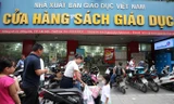 NXBGDVN quy định SGK không được trả lại, bán hết thì lãi, bán ế thì lỗ, các nhà sách phải chịu. Ảnh:Như Ý.