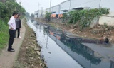 Một đoạn mương bị ô nhiễm ở Di Trạch, Hoài Đức (Hà Nội). Ảnh: P.V.