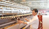 Dây chuyền sản xuất bia Hà Nội. Ảnh: Như Ý.