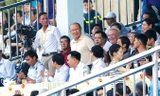 HLV Park Hang-seo theo dõi phong độ của các học trò tại V-League nhằm chuẩn bị cho AFF Cup 2018. Ảnh: VSI.