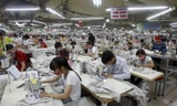 Thưởng Tết ngành dệt may, thủy sản: Nơi xông xênh, chỗ chật vật