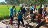 Trong ngày đầu tiên (9/7), các đội tình nguyện chuyên ngành bắt đầu triển khai nhiều công trình, phần việc góp phần xây dựng nông thôn mới. Ảnh: CTV.