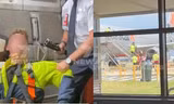 Thiếu niên 17 tuổi mang súng xông lên máy bay Jetstar