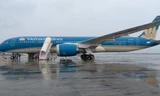 Máy bay Vietnam Airlines từ Anh đến Hà Nội phải hạ cánh khẩn cấp 