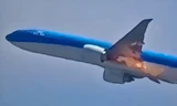 Máy bay Boeing 777 cháy động cơ khi vừa cất cánh