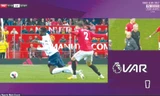 VAR cho thấy dường như đã có tác động của cầu thủ MU với cầu thủ Liverpool