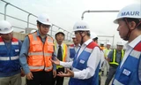 Bí thư Thành ủy Nguyễn Thiện Nhân và Phó Chủ tịch UBND TPHCM Trần Vĩnh Tuyến thị sát dự án metro sáng 13/3 ​