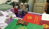 Văn bằng giả cơ quan điều tra thu giữ trong vụ án. Ảnh: Y.H 