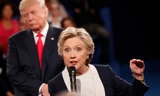 Ảnh ấn tượng trong cuộc tranh luận thứ 2 của Trump và Clinton