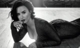 Đường cong nảy lửa của 'hoạ mi' Demi Lovato 