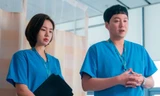 Hospital Playlist 2: Thuyền "Gấu ù lì" có tia hi vọng, Ik Sun khóc ngất khi thấy Jun Wan