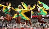 Các cô gái Jamaica chạy như 'xé gió', thống trị nội dung chạy tiếp sức 4x100m