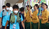 U22 Việt Nam hạ cánh Campuchia dự SEA Games 32, nước bạn chào đón hoành tráng 